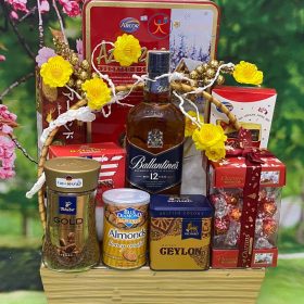Giỏ quà tết Ballantines giá 2 triệu